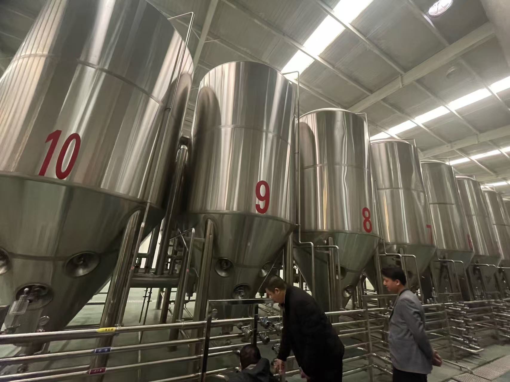 昌吉精酿啤酒设备厂—平面布置、设备设计、制造、调试、培训等一条龙服务